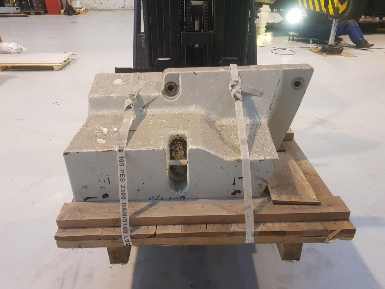 Terex Challenger 4200 counterweight 1,4 ton - Motvikt för Mobilkran: bild 1 Terex Challenger 4200 counterweight 1,4 ton - Motvikt för Mobilkran: bild 1