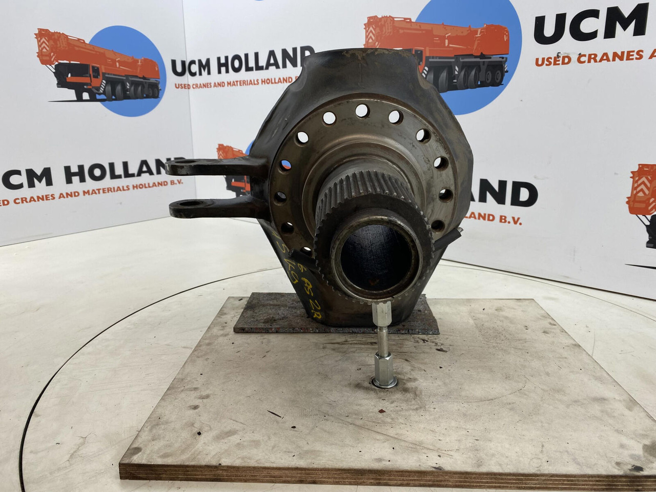 Terex Demag AC 35 Steering knuckle 16 holes axle 2 right - Styrspindel för Mobilkran: bild 2 Terex Demag AC 35 Steering knuckle 16 holes axle 2 right - Styrspindel för Mobilkran: bild 2