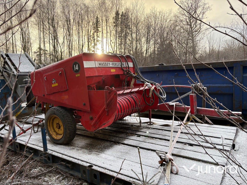 Balpress - MF14 - Fyrkantspress: bild 4 Balpress - MF14 - Fyrkantspress: bild 4