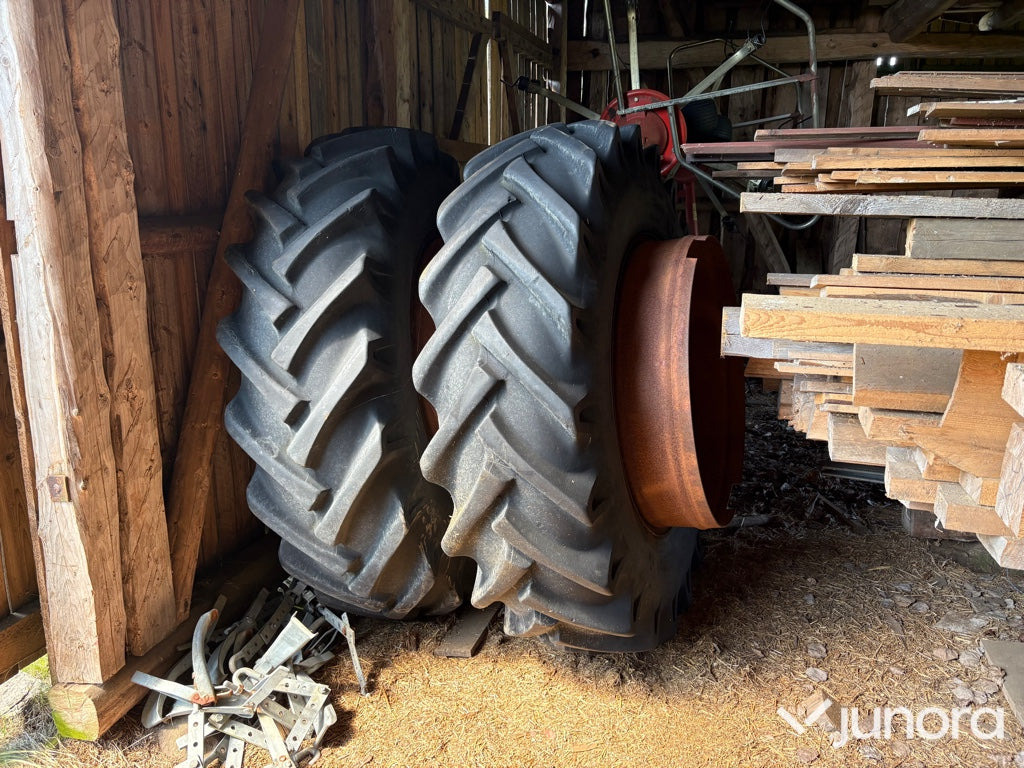 Däck - Continental, 20.8-38 - Däck: bild 1 Däck - Continental, 20.8-38 - Däck: bild 1