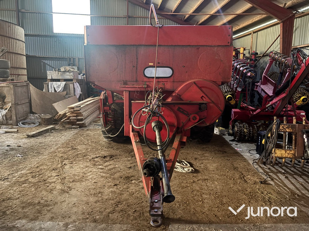 Gödningspridare - Överum Tive 6012 - Kletgödselspridare: bild 4 Gödningspridare - Överum Tive 6012 - Kletgödselspridare: bild 4