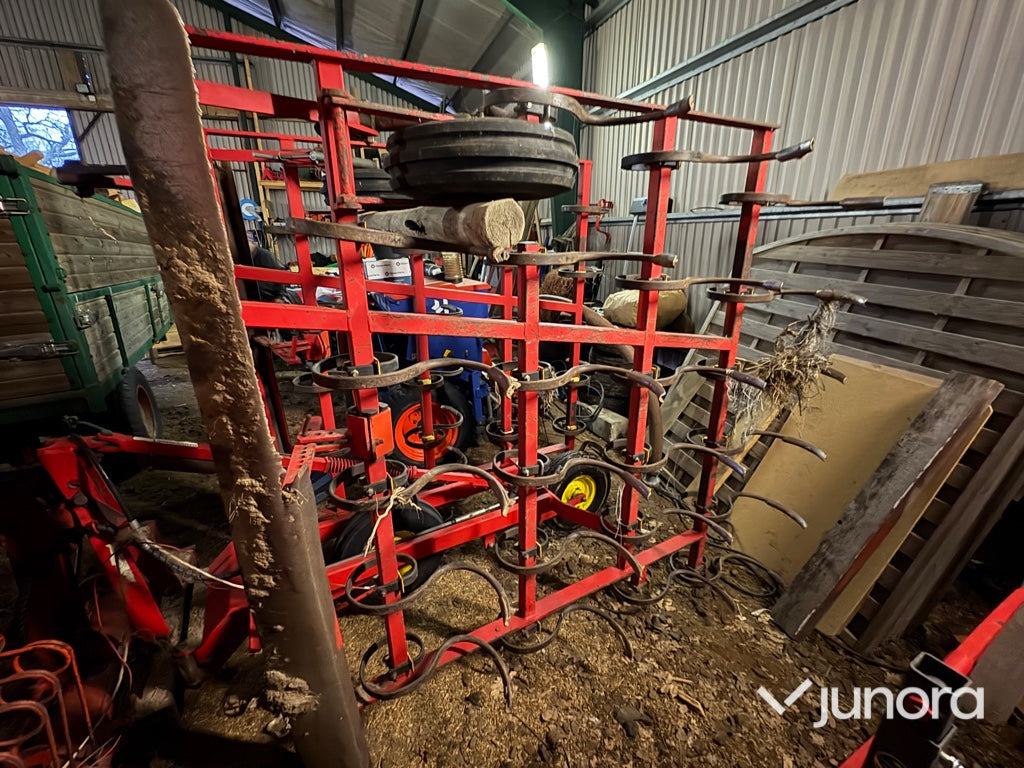 Harv - Väderstad - Kultivator: bild 1 Harv - Väderstad - Kultivator: bild 1