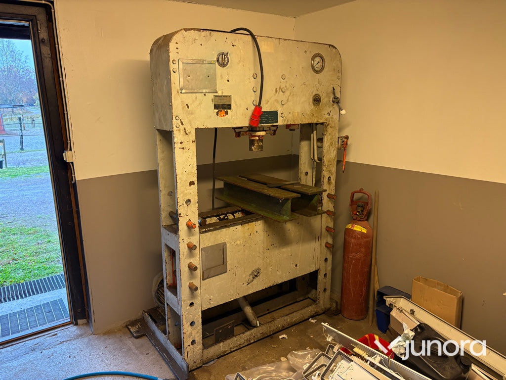 Hydraulpress - Hiab H100E, 100 ton - Kantpress: bild 2 Hydraulpress - Hiab H100E, 100 ton - Kantpress: bild 2