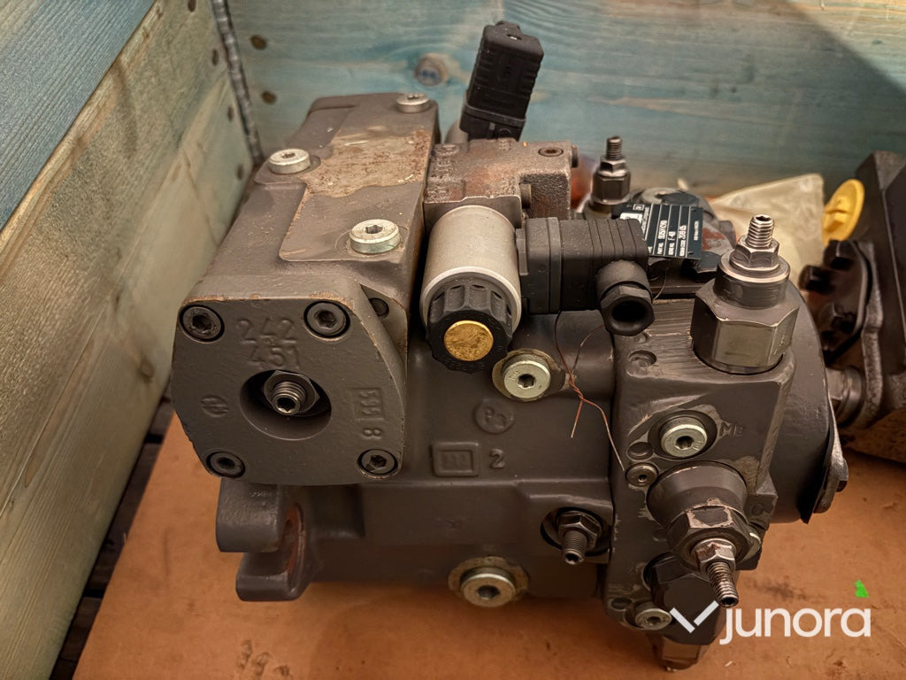 Hydraulpump - Volvo L45B - Hydraulpump för Byggmaskiner: bild 1 Hydraulpump - Volvo L45B - Hydraulpump för Byggmaskiner: bild 1