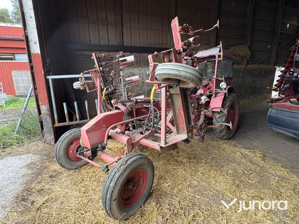 Radhacka - Volvo BM, Victor 230 - Djupluckrare: bild 1 Radhacka - Volvo BM, Victor 230 - Djupluckrare: bild 1