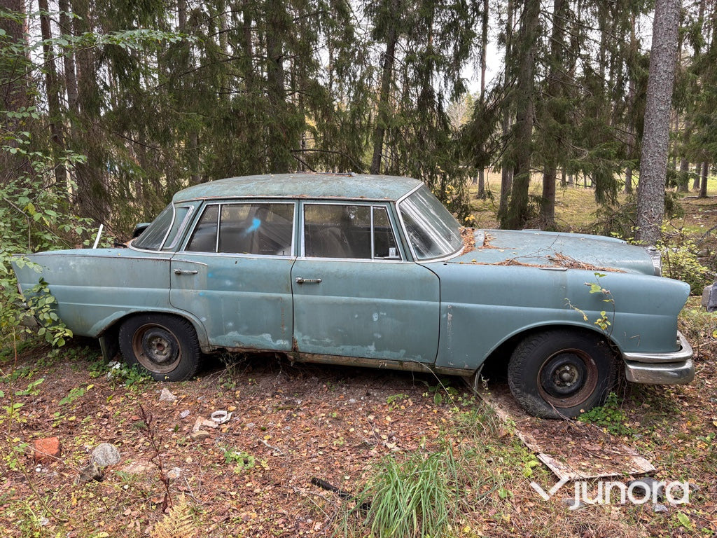 Renoveringsobjekt - Mercedes-Benz 220 S - Personbil: bild 2 Renoveringsobjekt - Mercedes-Benz 220 S - Personbil: bild 2