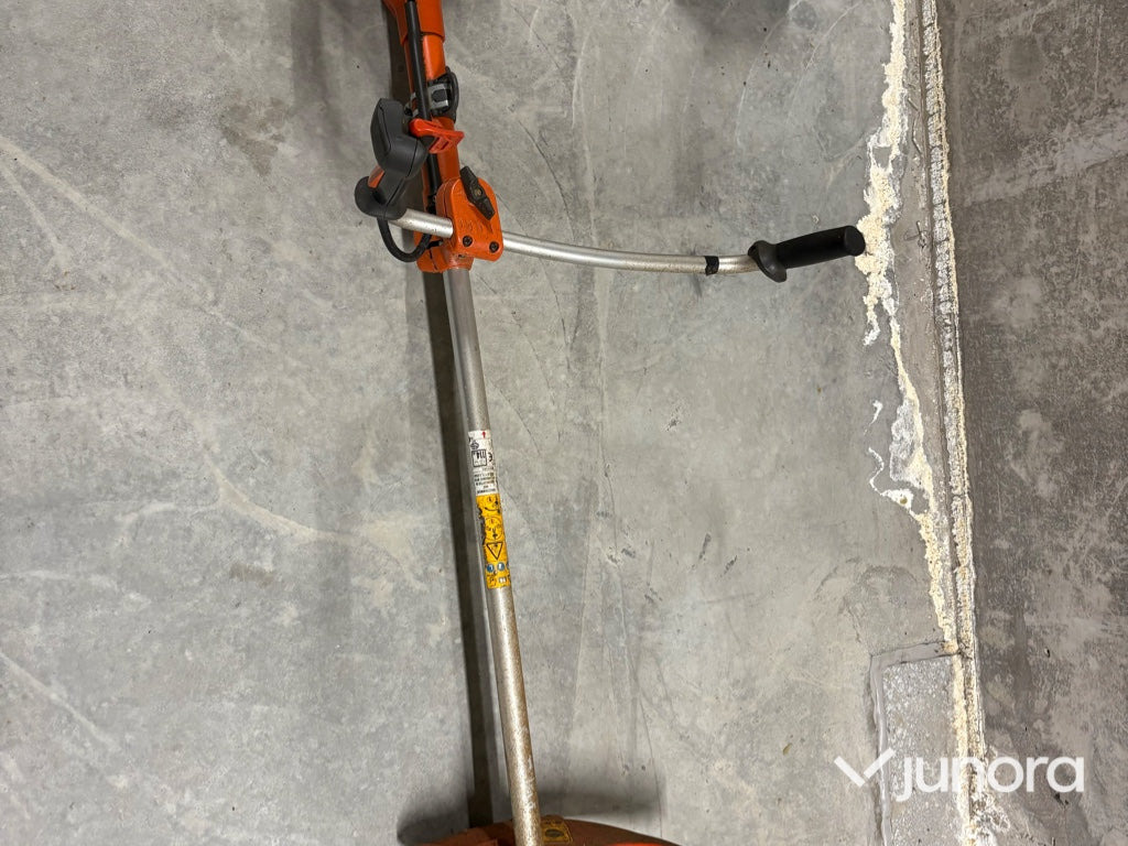 Gräsklippare Röjsåg - Husqvarna, 545FX, 4st: bild 8 Gräsklippare Röjsåg - Husqvarna, 545FX, 4st: bild 8