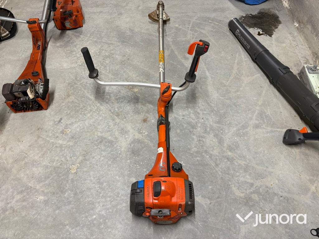 Röjsåg - Husqvarna, 545FX, 4st - Gräsklippare: bild 1 Röjsåg - Husqvarna, 545FX, 4st - Gräsklippare: bild 1