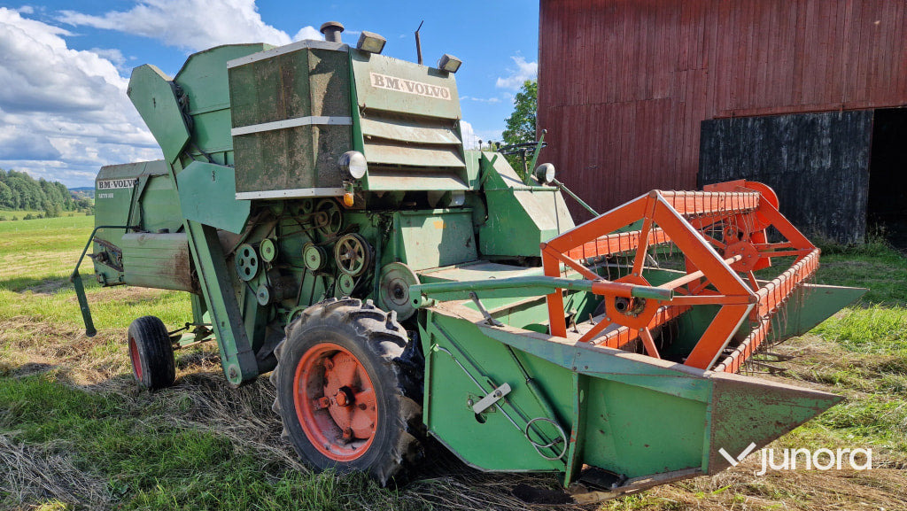Skördetröska - Volvo BM, Aktiv 800 + Aktiv 800 som reservdel - Skördetröska: bild 5 Skördetröska - Volvo BM, Aktiv 800 + Aktiv 800 som reservdel - Skördetröska: bild 5
