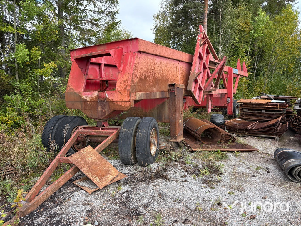 Matarvagn till krossverk - Släp: bild 1 Matarvagn till krossverk - Släp: bild 1