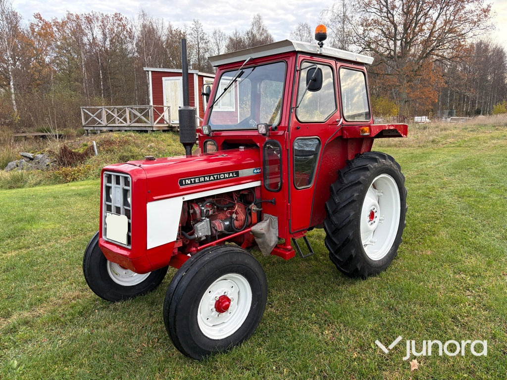 Traktor - International 444 - Traktor: bild 1 Traktor - International 444 - Traktor: bild 1
