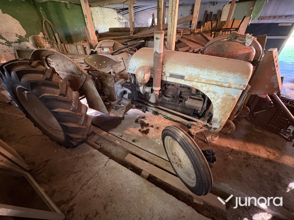 Traktor - Massey Ferguson, Grålle - Traktor: bild 4 Traktor - Massey Ferguson, Grålle - Traktor: bild 4