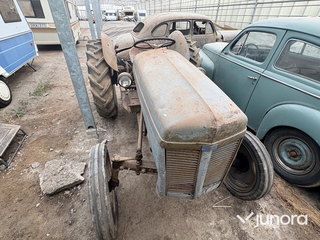 Traktor - Massey Ferguson, Grolle - Traktor: bild 3 Traktor - Massey Ferguson, Grolle - Traktor: bild 3