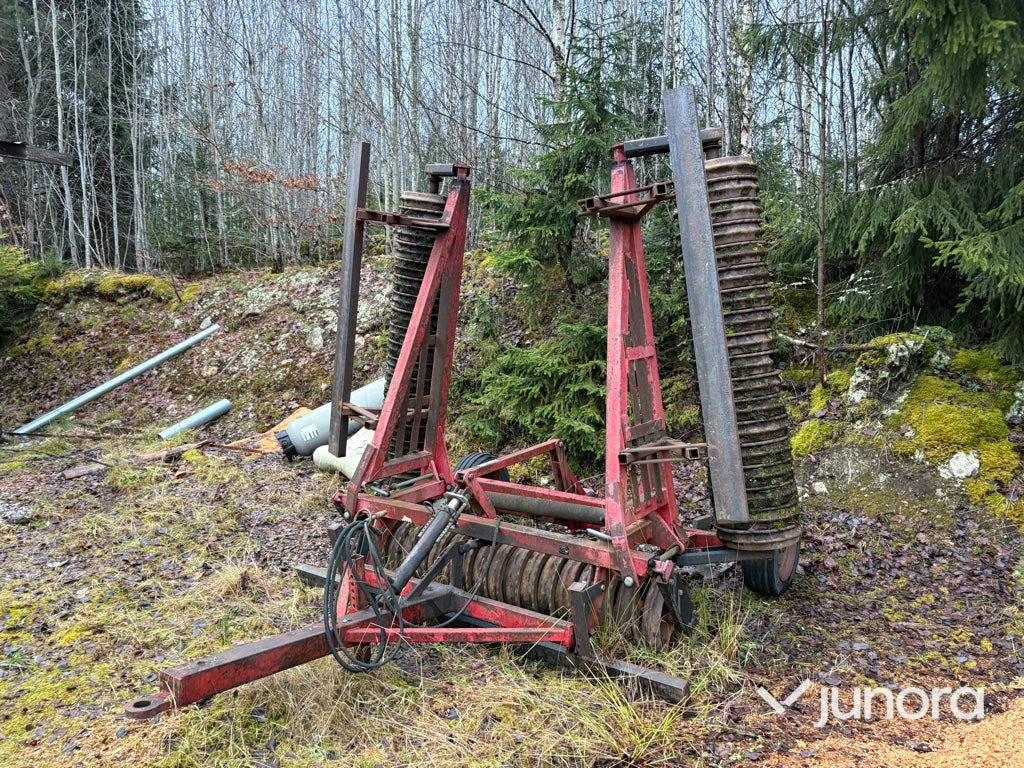 Vält - Väderstad 77 B-6 - Jordbruks-vält: bild 1 Vält - Väderstad 77 B-6 - Jordbruks-vält: bild 1