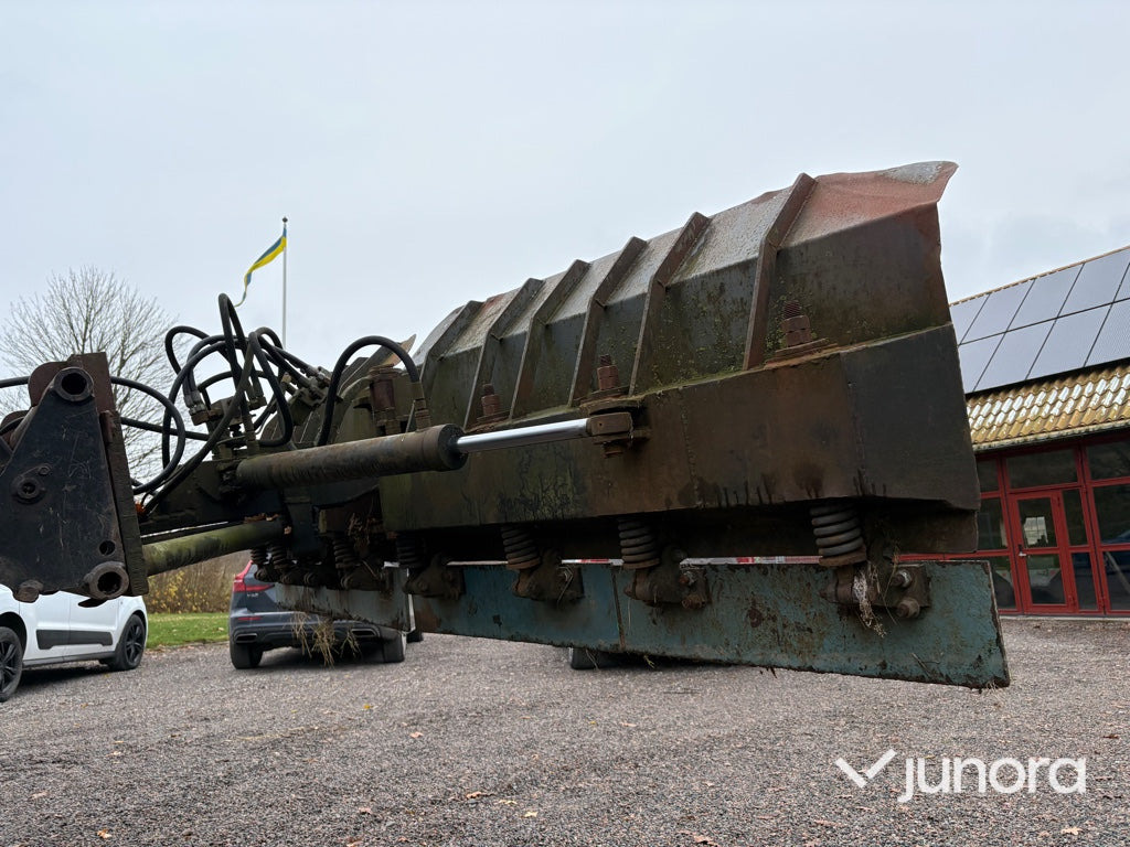 Vikplog - Trimafäste - Snöplog: bild 5 Vikplog - Trimafäste - Snöplog: bild 5