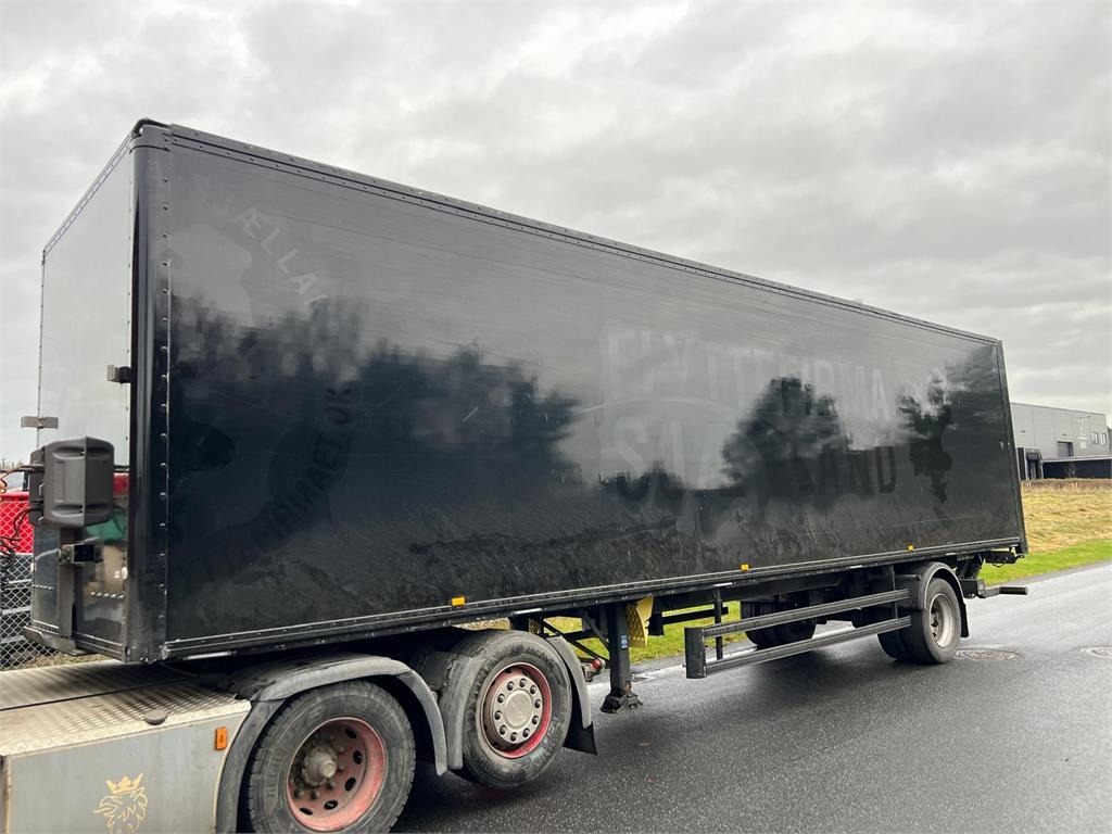Fruehauf 11,0 mtr boks - lodretstående -lift - Skåp semitrailer: bild 2 Fruehauf 11,0 mtr boks - lodretstående -lift - Skåp semitrailer: bild 2