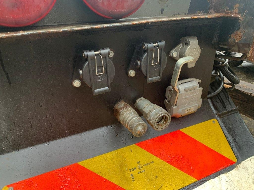 Karosseri och exteriör för Lastbil HMF 20,5 T-M kran konsol med træktravers: bild 9