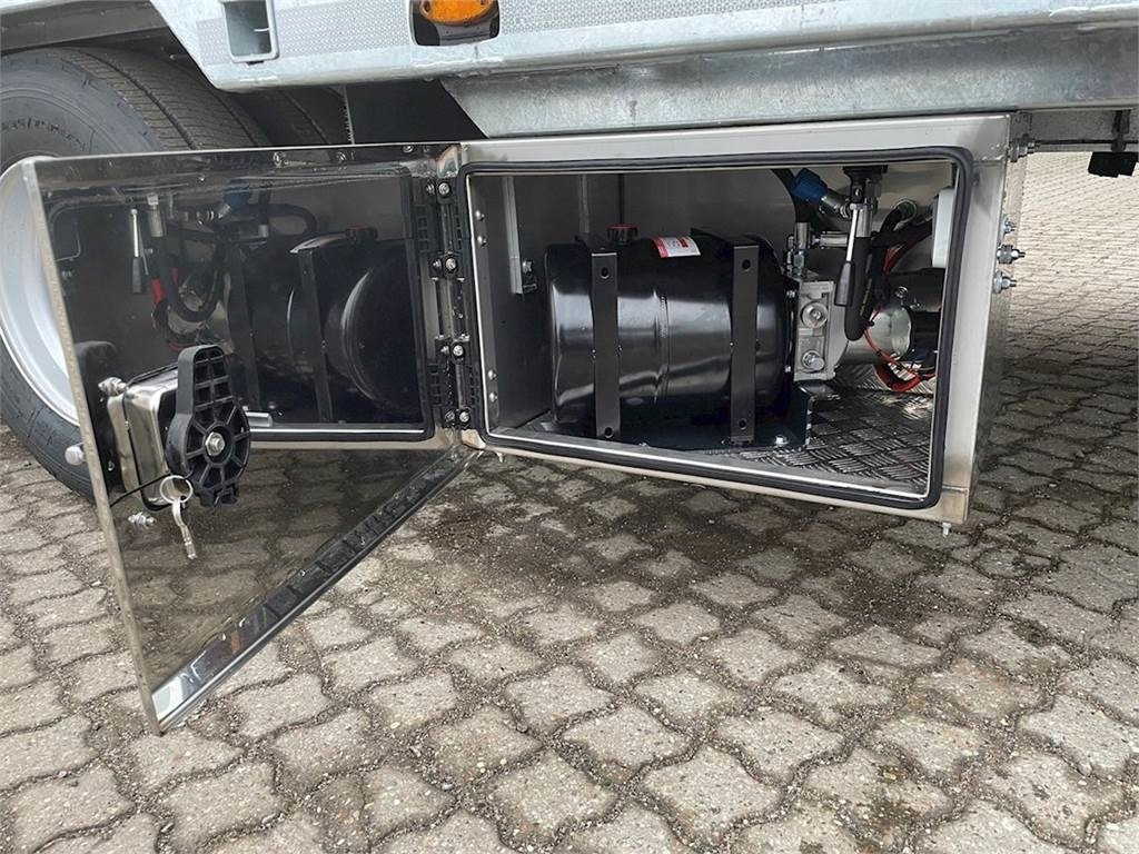 Låg lastare semitrailer Hangler SDS-H 510-T 3-aks maskintrailer - dobbelt ramper: bild 13 Låg lastare semitrailer Hangler SDS-H 510-T 3-aks maskintrailer - dobbelt ramper: bild 13