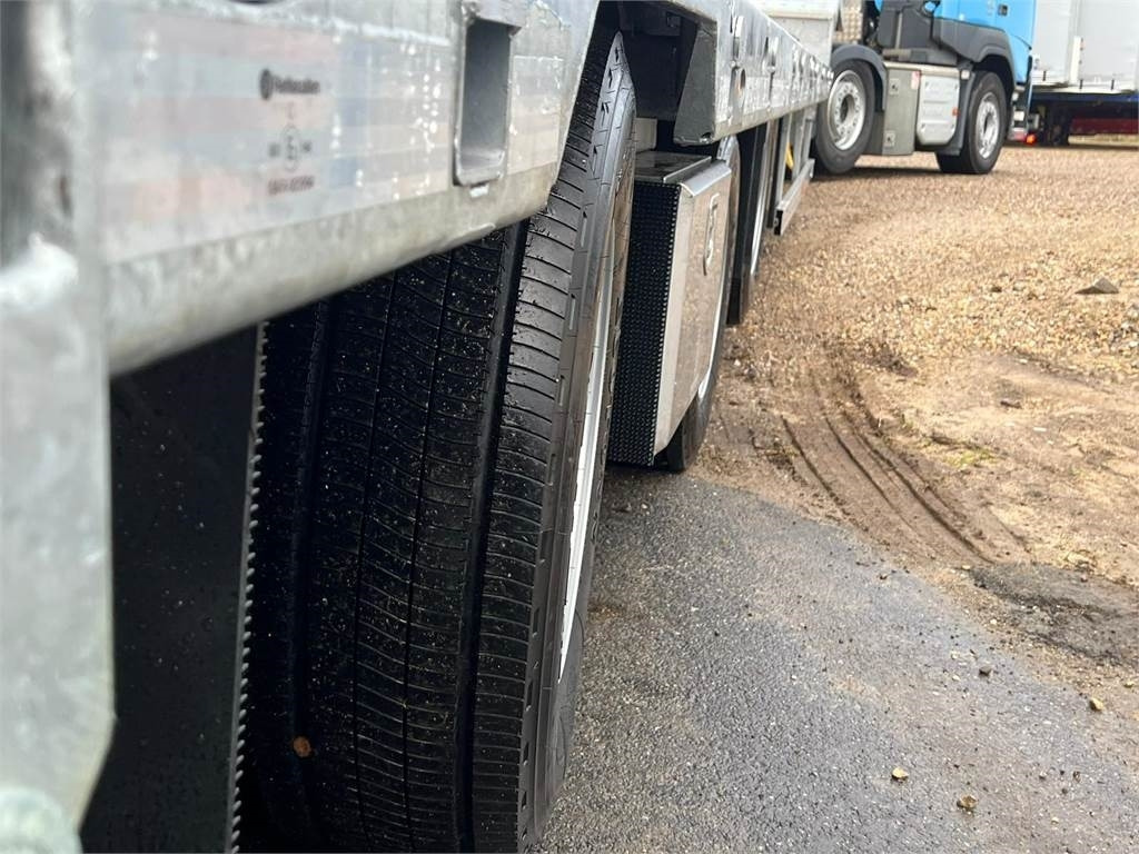 Låg lastare semitrailer Hangler SDS-H 510-T 3-aks maskintrailer - dobbelt ramper: bild 14 Låg lastare semitrailer Hangler SDS-H 510-T 3-aks maskintrailer - dobbelt ramper: bild 14