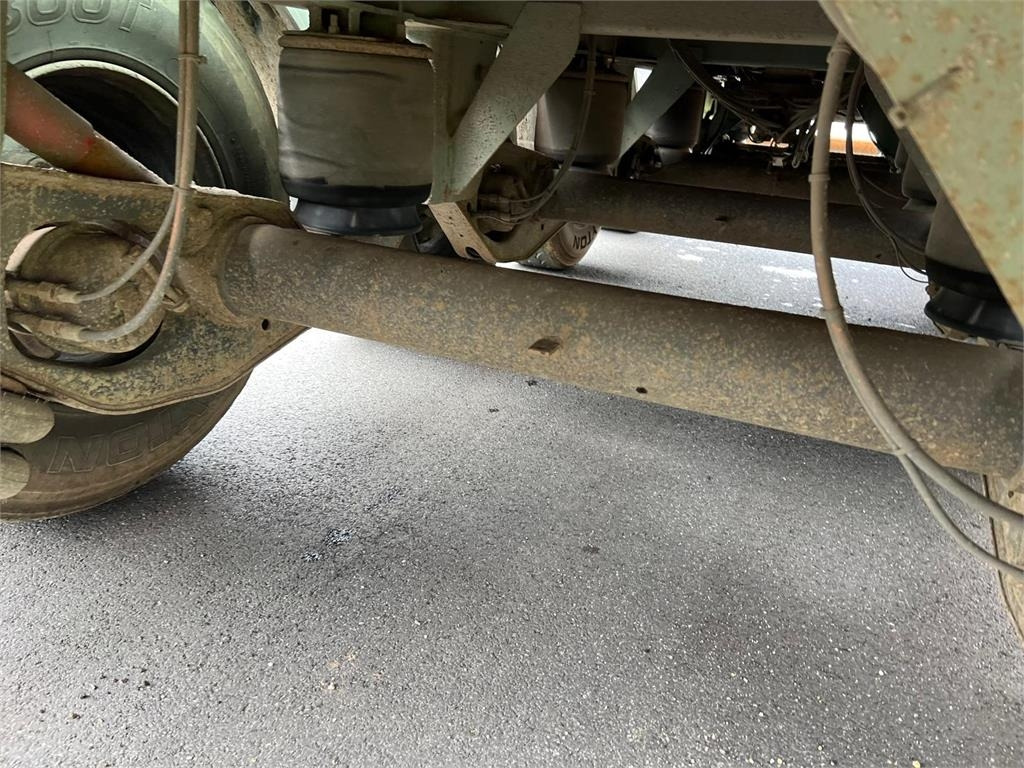 Tippbil semitrailer Kel-Berg 4 akslet - alu kasse + plastindlæg: bild 17