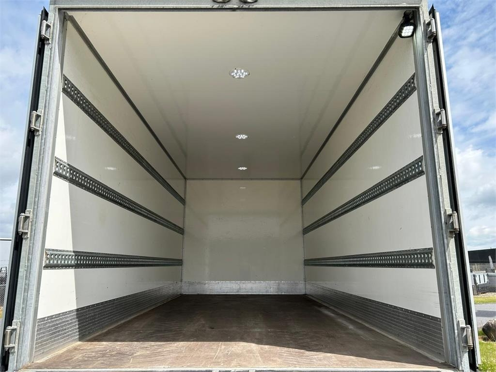 Lastbil med skåp MAN TGL 8-220 4x2 BL incl. 2 stk veksellad: bild 6 Lastbil med skåp MAN TGL 8-220 4x2 BL incl. 2 stk veksellad: bild 6