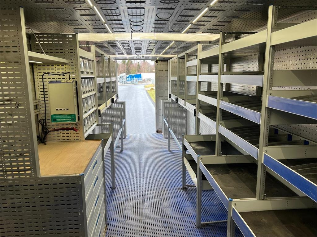 Mercedes-Benz Antos 1824 LnR - Lastbil med skåp: bild 4 Mercedes-Benz Antos 1824 LnR - Lastbil med skåp: bild 4