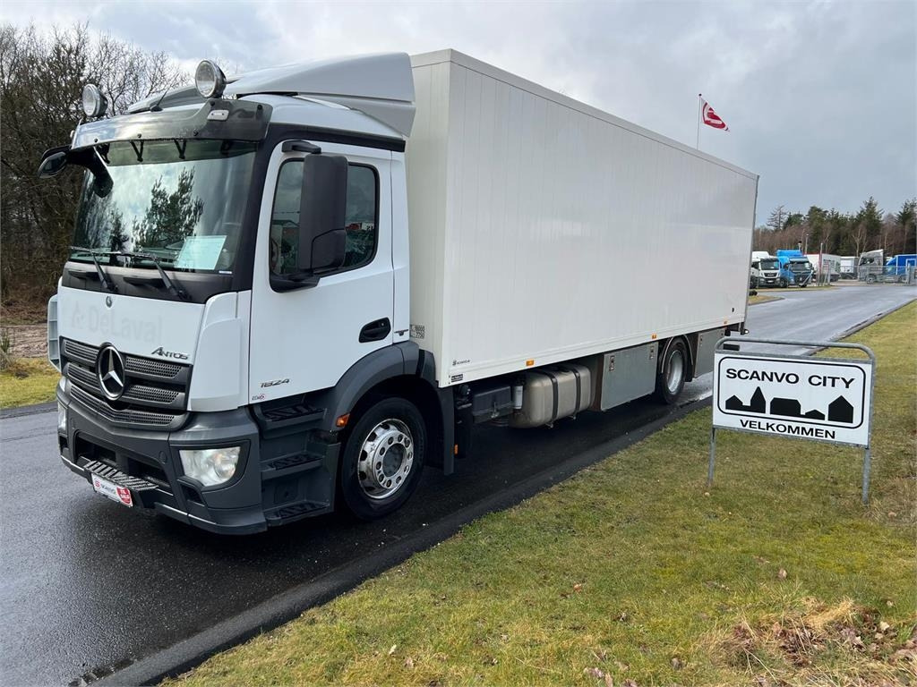 Mercedes-Benz Antos 1824 LnR - Lastbil med skåp: bild 3 Mercedes-Benz Antos 1824 LnR - Lastbil med skåp: bild 3