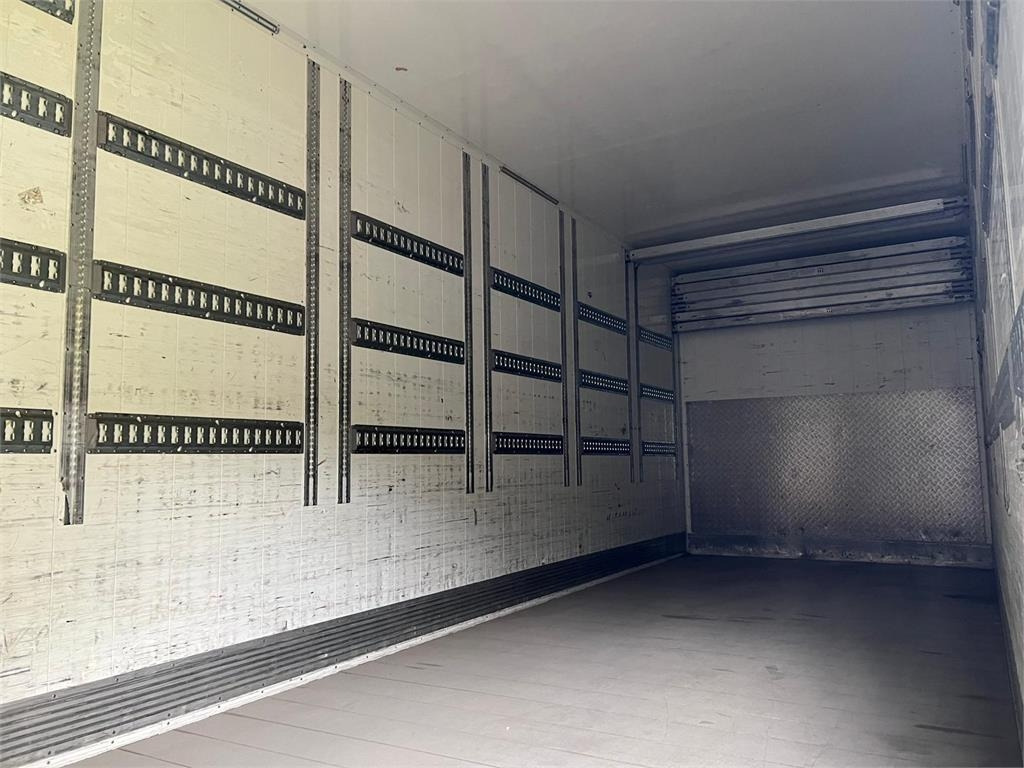 Mercedes-Benz Econic 1827 L  - Lastbil med skåp: bild 4 Mercedes-Benz Econic 1827 L  - Lastbil med skåp: bild 4