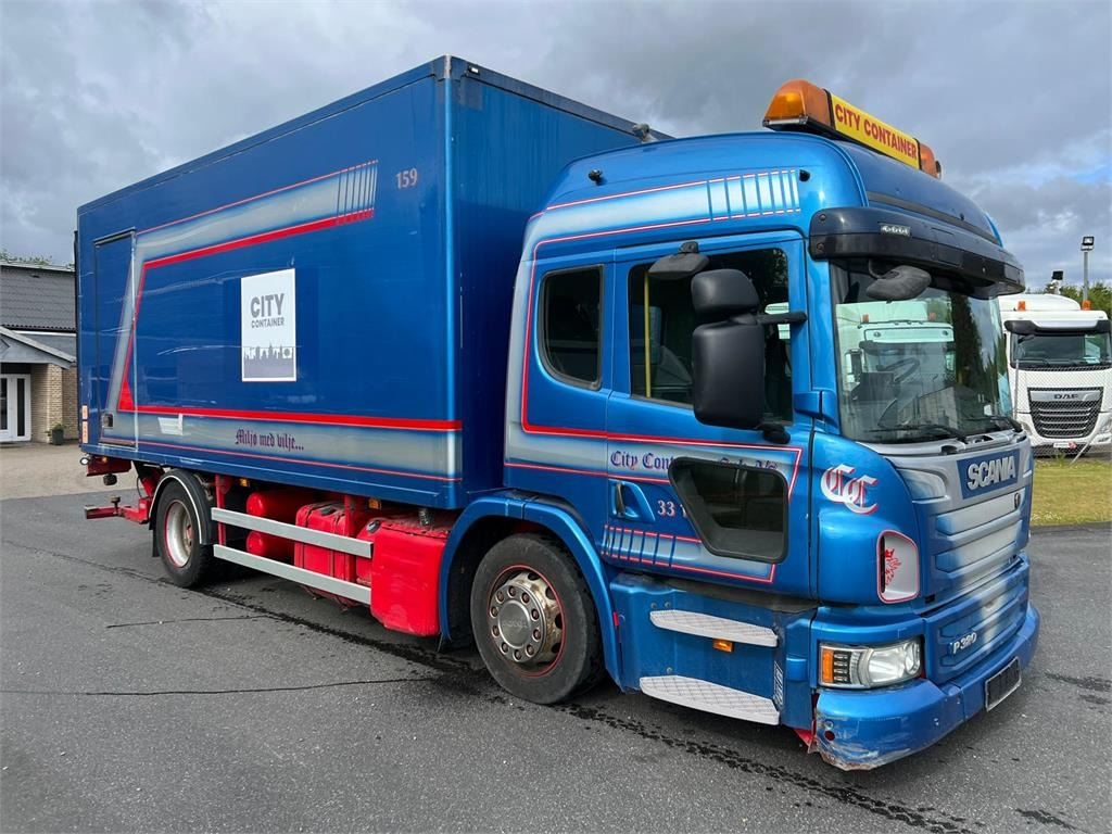 Scania P320 DB 4x2 MLB - low entry - Lastbil med skåp: bild 1 Scania P320 DB 4x2 MLB - low entry - Lastbil med skåp: bild 1