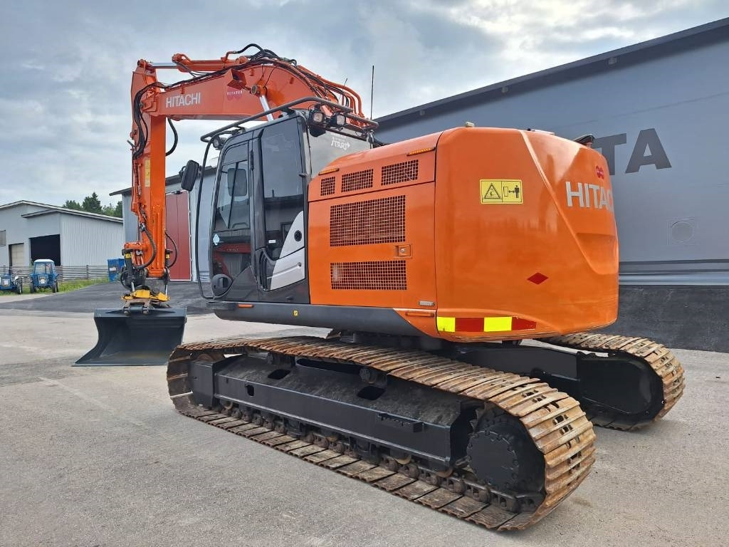 Hitachi ZX225USLC-5 PYÖRITTÄJÄLLÄ  - Bandgrävare: bild 2 Hitachi ZX225USLC-5 PYÖRITTÄJÄLLÄ  - Bandgrävare: bild 2