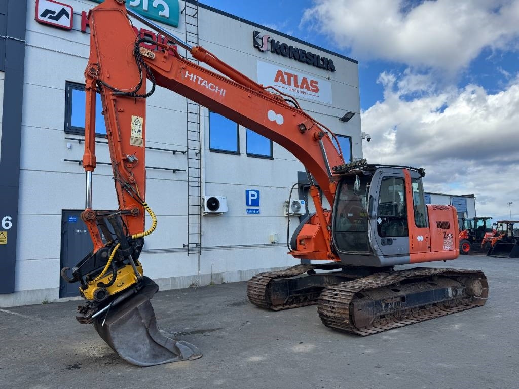 Hitachi ZX225USR PYÖRITTÄJÄLLÄ  - Bandgrävare: bild 2 Hitachi ZX225USR PYÖRITTÄJÄLLÄ  - Bandgrävare: bild 2