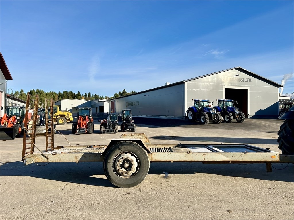 Omavalmiste 1 akselinen lavetti 6m - Låg lastare trailer: bild 1 Omavalmiste 1 akselinen lavetti 6m - Låg lastare trailer: bild 1