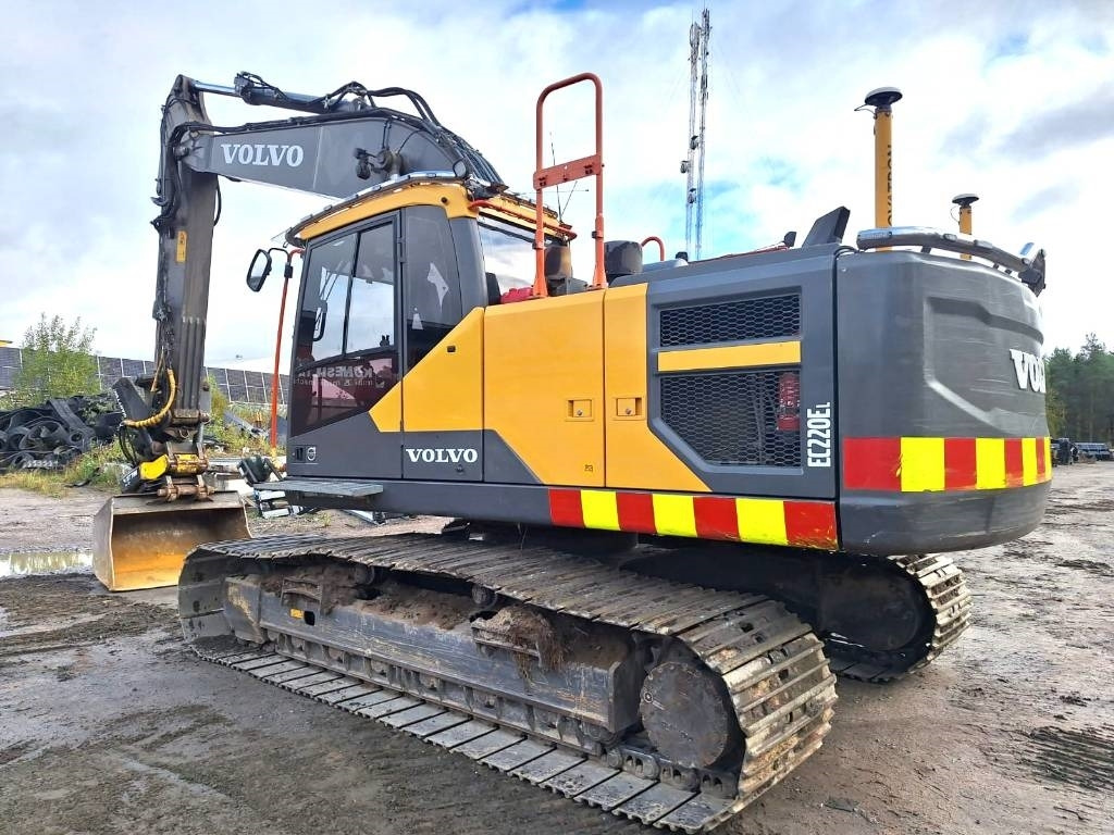 Volvo EC220EL HUIPPUVARUSTEILLA  - Bandgrävare: bild 2 Volvo EC220EL HUIPPUVARUSTEILLA  - Bandgrävare: bild 2