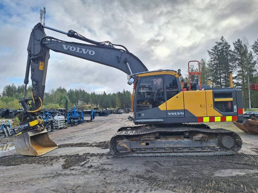 Volvo EC220EL HUIPPUVARUSTEILLA  - Bandgrävare: bild 1 Volvo EC220EL HUIPPUVARUSTEILLA  - Bandgrävare: bild 1