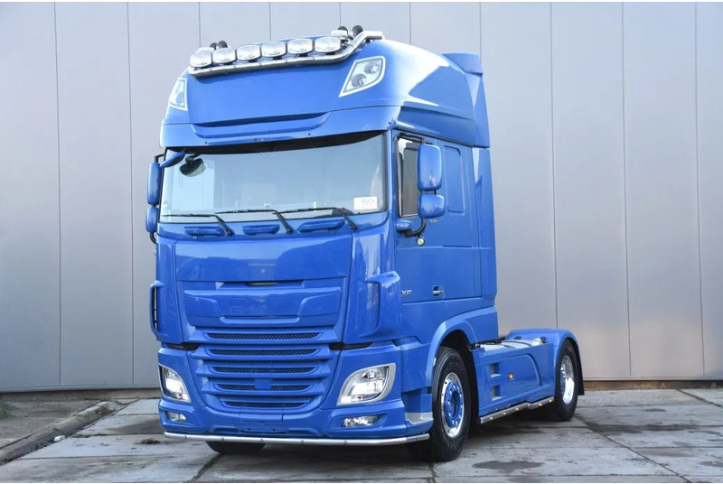 DAF XF 530 SSC 4x2 - RETARDER - PARK. AIRCO - 2 x FUEL TANKS - ALCOA'S - LED - TOP CONDITION - - Dragbil: bild 1 DAF XF 530 SSC 4x2 - RETARDER - PARK. AIRCO - 2 x FUEL TANKS - ALCOA'S - LED - TOP CONDITION - - Dragbil: bild 1