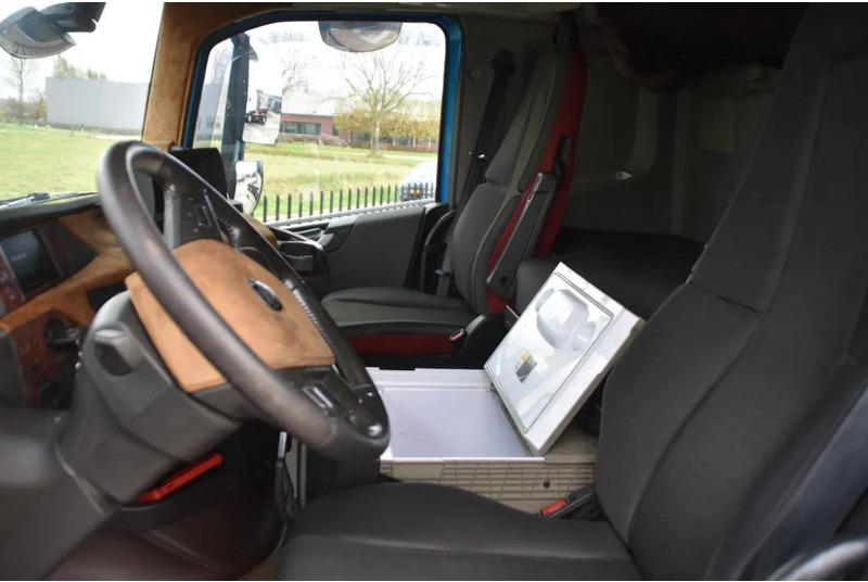 Volvo FH 540 Globe 6x2/4 - 633 TKM - HYDRAULICS - PTO - 2 BEDS - XENON - GOOD CONDITION - - Dragbil: bild 5 Volvo FH 540 Globe 6x2/4 - 633 TKM - HYDRAULICS - PTO - 2 BEDS - XENON - GOOD CONDITION - - Dragbil: bild 5