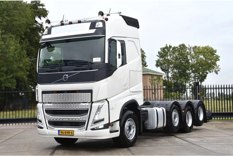Volvo FH 500 Globe 8x2/4 - 147 TKM - PARK. AIRCO - 10 TONS FRONT AXLE - LEATHER SEATS - PTO - LED LIGHTS - TOP CONDITION - - Chassi lastbil: bild 2 Volvo FH 500 Globe 8x2/4 - 147 TKM - PARK. AIRCO - 10 TONS FRONT AXLE - LEATHER SEATS - PTO - LED LIGHTS - TOP CONDITION - - Chassi lastbil: bild 2
