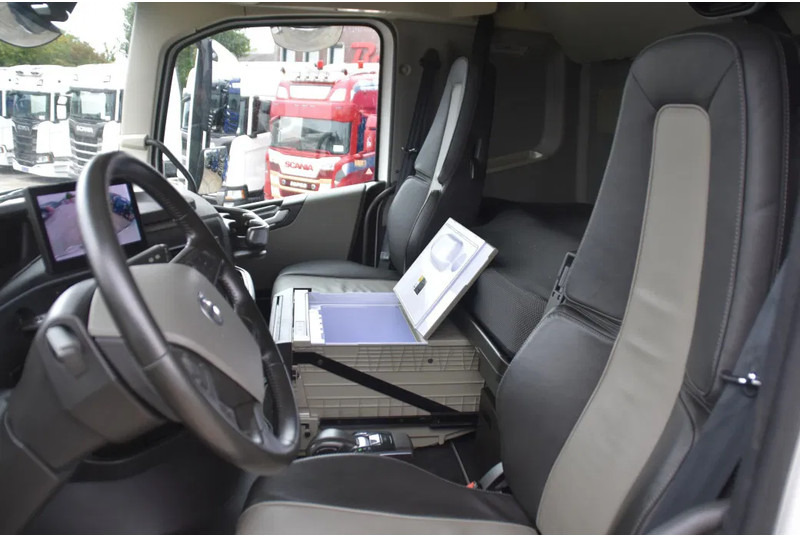 Volvo FH 500 Globe 8x2/4 - 147 TKM - PARK. AIRCO - 10 TONS FRONT AXLE - LEATHER SEATS - PTO - LED LIGHTS - TOP CONDITION - - Chassi lastbil: bild 5 Volvo FH 500 Globe 8x2/4 - 147 TKM - PARK. AIRCO - 10 TONS FRONT AXLE - LEATHER SEATS - PTO - LED LIGHTS - TOP CONDITION - - Chassi lastbil: bild 5