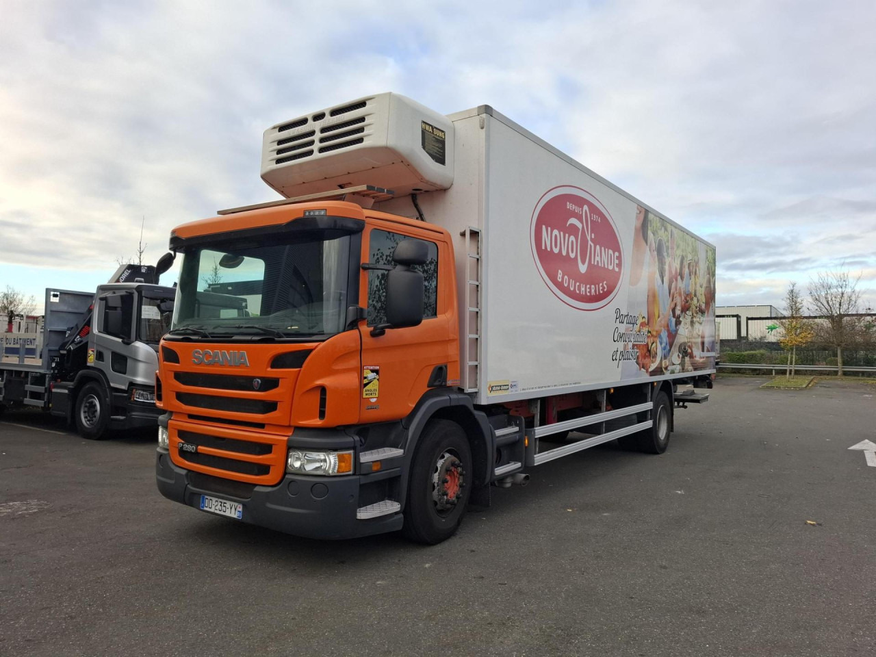 SCANIA P 280 DB4x2HNA - Chassi lastbil: bild 1 SCANIA P 280 DB4x2HNA - Chassi lastbil: bild 1