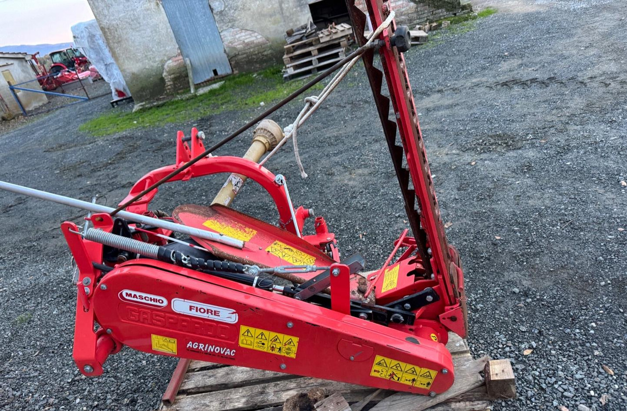 Falciatrice - Slagklippare/ Slagslåtter: bild 1 Falciatrice - Slagklippare/ Slagslåtter: bild 1