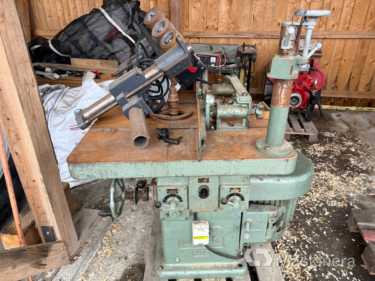 Bordsfräs med matarverk Jonsereds - Entreprenadutrustning: bild 2 Bordsfräs med matarverk Jonsereds - Entreprenadutrustning: bild 2