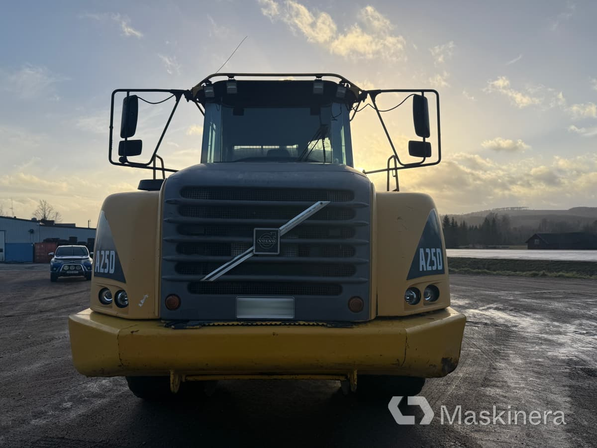 Dumper Volvo A25D 6X6 - Ramstyrd dumper: bild 2 Dumper Volvo A25D 6X6 - Ramstyrd dumper: bild 2