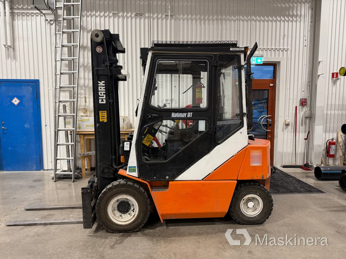 Gaffeltruck Clark DPM 25C - Dieseltruck: bild 2 Gaffeltruck Clark DPM 25C - Dieseltruck: bild 2