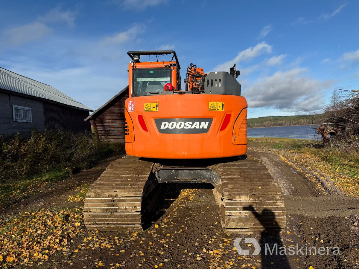 Grävmaskin Doosan DX140LCR-5 / Skördaraggregat 25RH - Bandgrävare: bild 4 Grävmaskin Doosan DX140LCR-5 / Skördaraggregat 25RH - Bandgrävare: bild 4