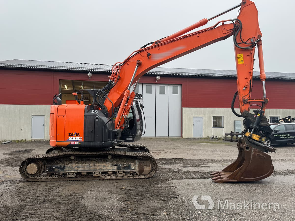 Grävmaskin Hitachi ZX225USLC-6 - Bandgrävare: bild 4 Grävmaskin Hitachi ZX225USLC-6 - Bandgrävare: bild 4