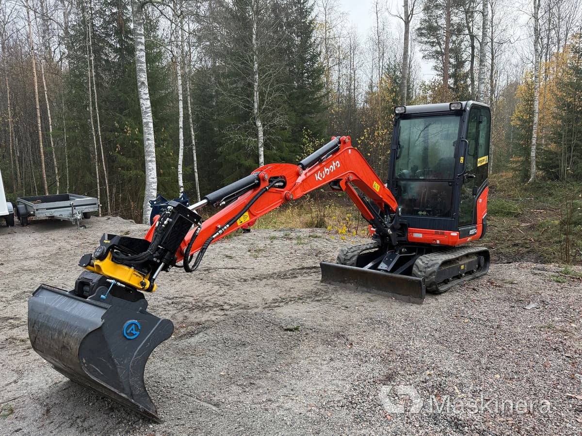 Grävmaskin Kubota KX027-4 med flera redskap - Bandgrävare: bild 1 Grävmaskin Kubota KX027-4 med flera redskap - Bandgrävare: bild 1