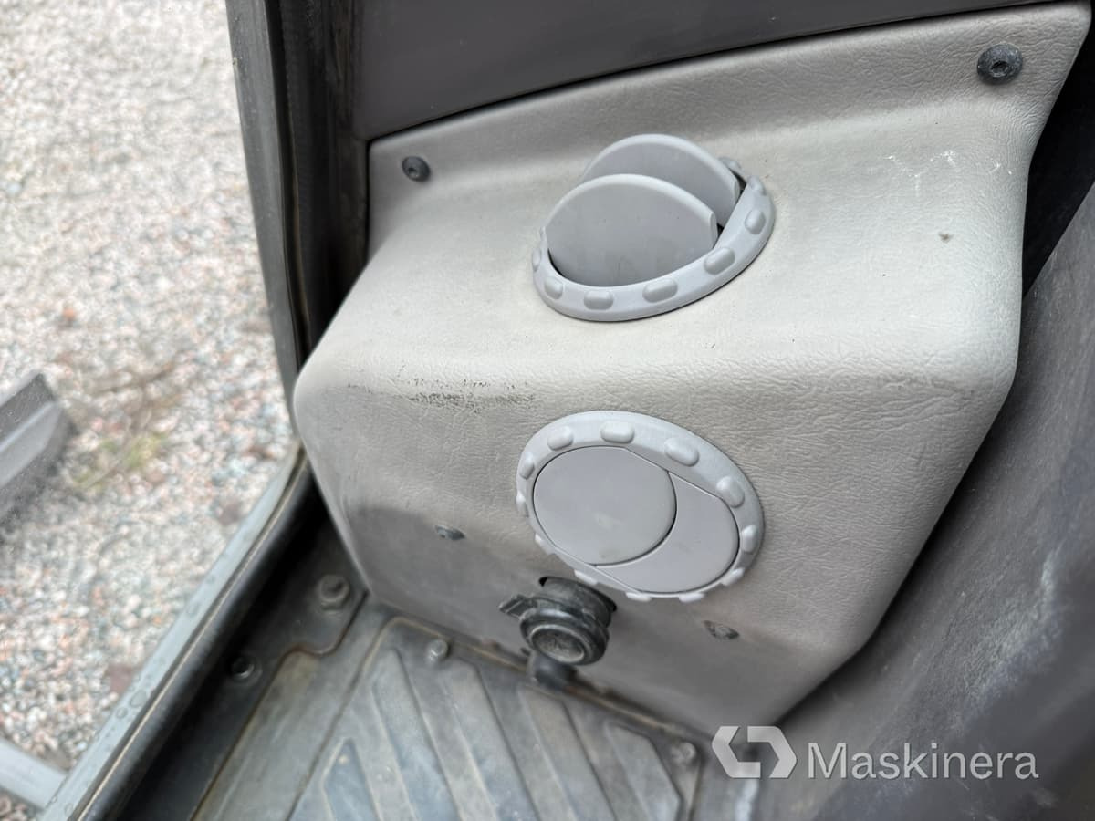 Bandgrävare Grävmaskin Volvo EC18C med redskap: bild 49 Bandgrävare Grävmaskin Volvo EC18C med redskap: bild 49