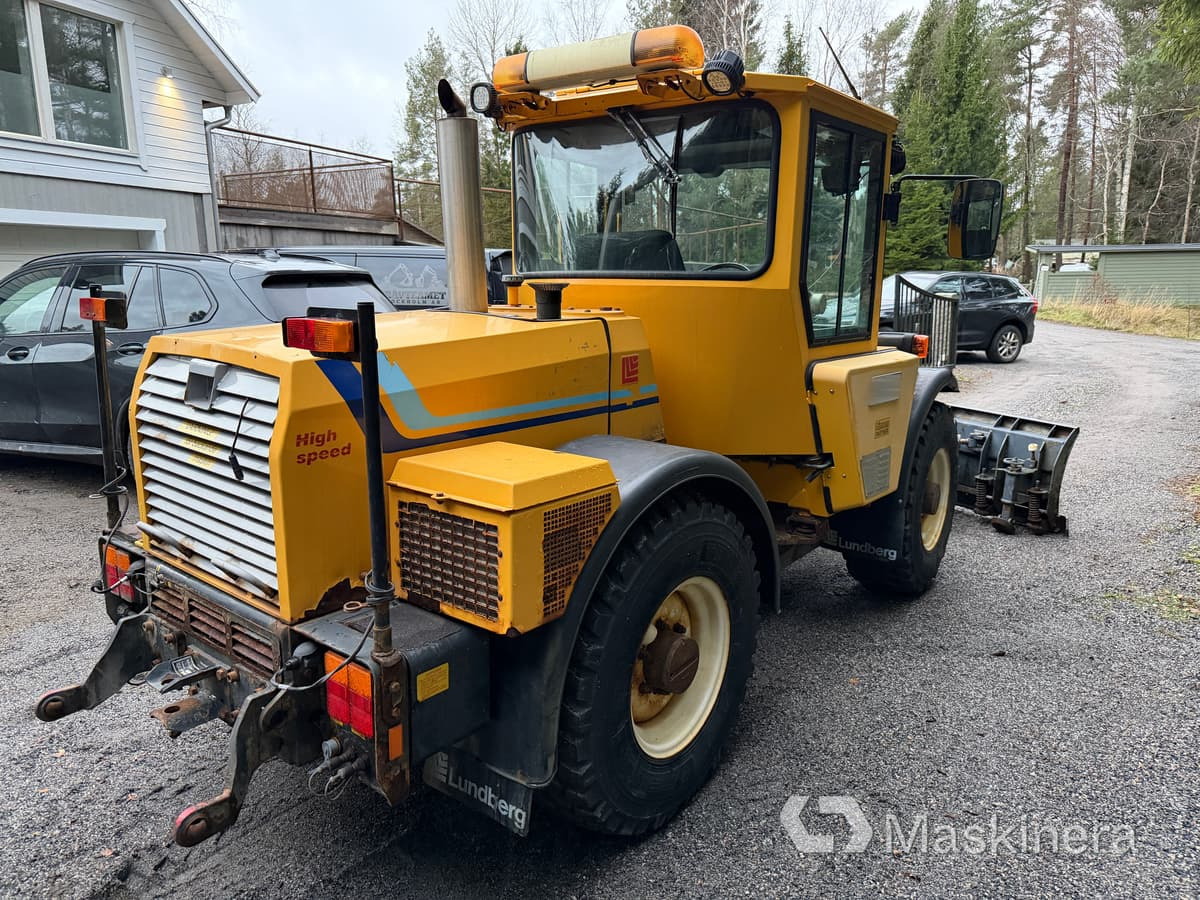 Hjullastare Lundberg 4200 Ls med vikplog - Hjullastare: bild 4 Hjullastare Lundberg 4200 Ls med vikplog - Hjullastare: bild 4