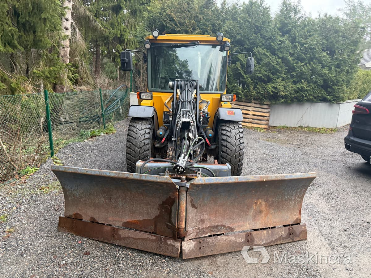 Hjullastare Lundberg 4200 Ls med vikplog - Hjullastare: bild 2 Hjullastare Lundberg 4200 Ls med vikplog - Hjullastare: bild 2