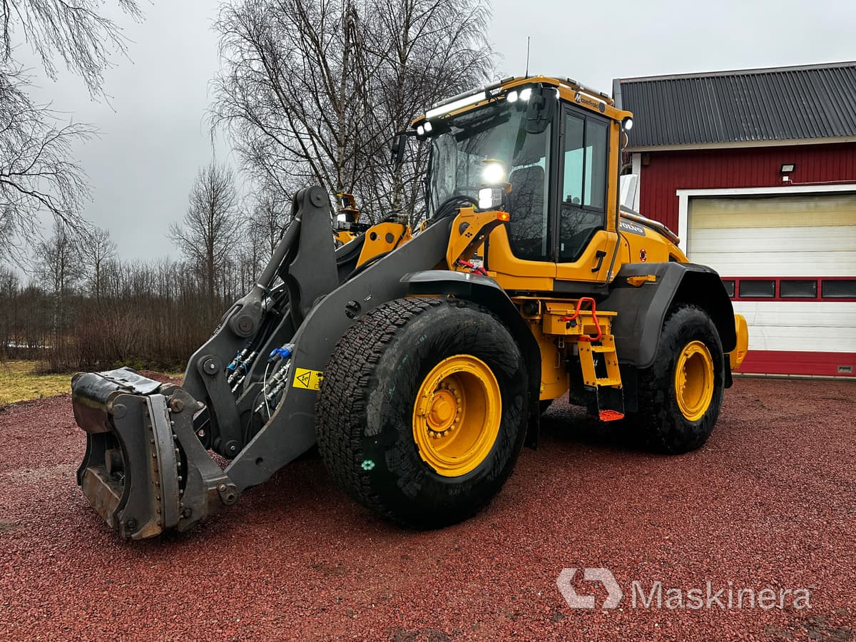 Hjullastare Volvo L90H med skevfäste - Hjullastare: bild 1 Hjullastare Volvo L90H med skevfäste - Hjullastare: bild 1